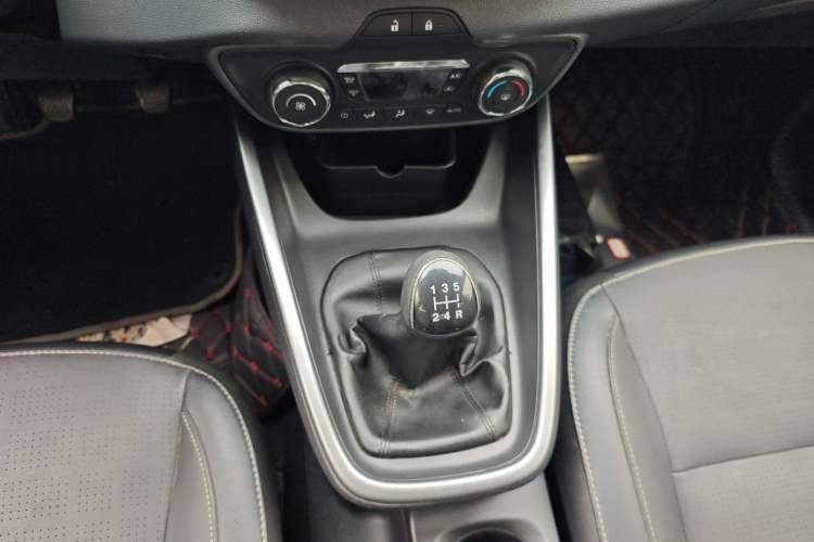 Used Ford Escort 2017 Happy Edition 1.5L Manual Fashion Model Gear Lever