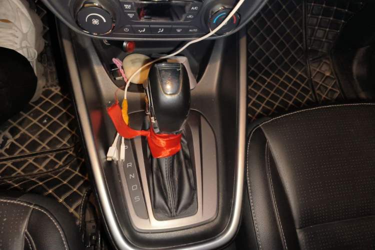 Used Ford Escort 2017 Happiness Edition 1.5L Automatic Fashion Version Gear Lever