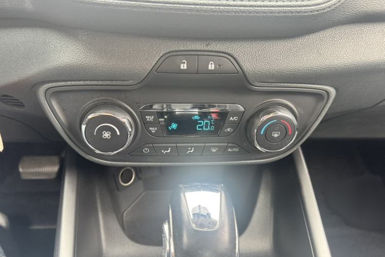 Used Ford Escort 2017 Happiness Edition 1.5L Automatic Fashion Version Interior 2