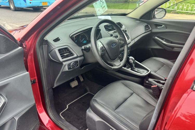 Used Ford Escort 2017 Happiness Edition 1.5L Automatic Fashion Version Interior 3