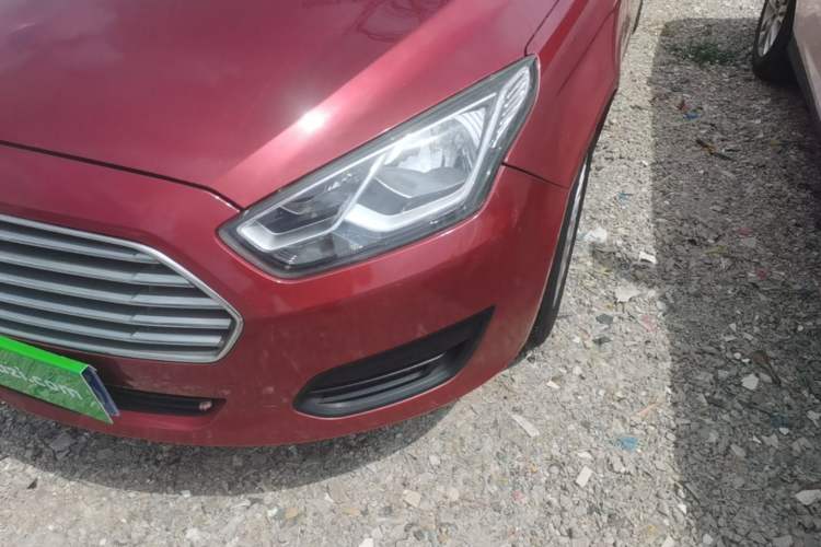 Used Ford Escort 2017 Revised Version 1.5L Automatic Comfort Edition Left Front Headlight
