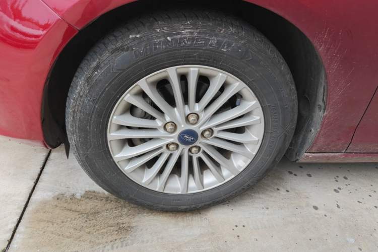 Used Ford Escort 2017 1.5L Automatic Comfort Model Left Front Wheel Hub