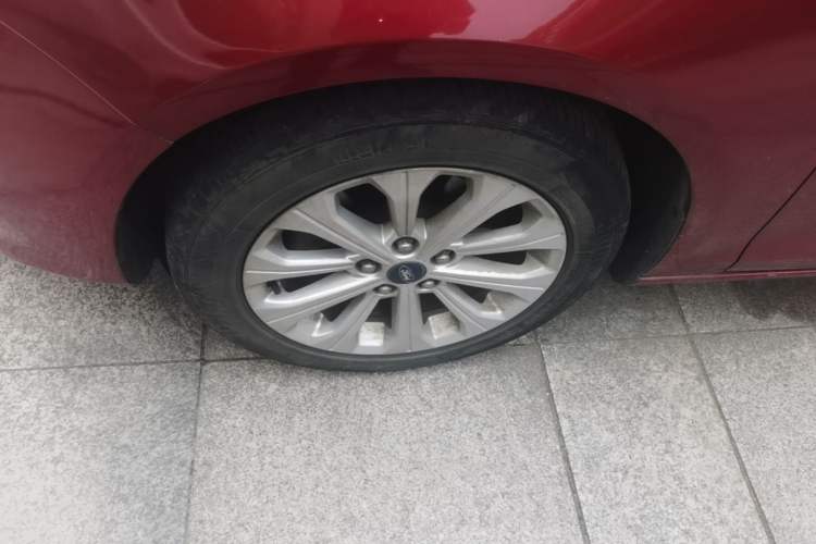 Used Ford Escort 2017 Happiness Edition 1.5L Automatic Fashion Version Left Front Wheel Hub
