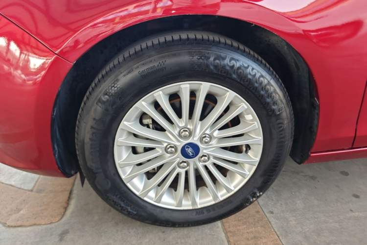 Used Ford Escort 2017 1.5L Automatic Comfort Model Left Front Wheel Hub