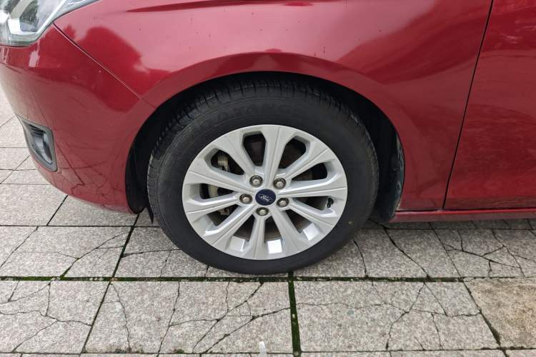 Used Ford Escort 2017 Happy Edition 1.5L Manual Fashion Model Left Front Wheel Hub