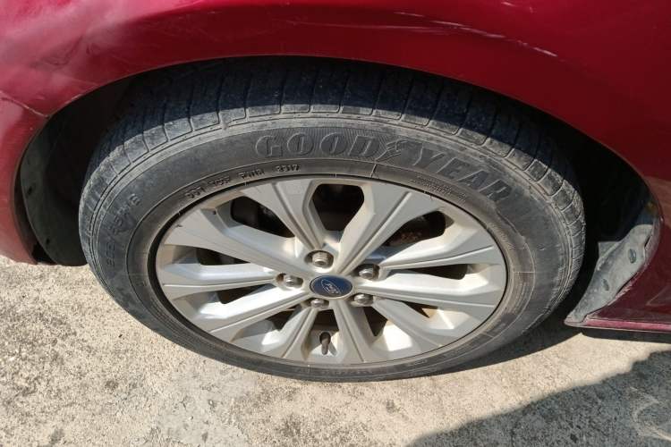 Used Ford Escort 2017 Happiness Edition 1.5L Automatic Fashion Version Left Front Wheel Hub