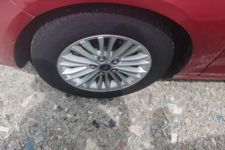 Used Ford Escort 2017 Revised Version 1.5L Automatic Comfort Edition Left Front Wheel Hub