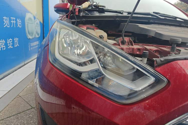 Used Ford Escort 2017 1.5L Automatic Comfort Model Right Front Headlight