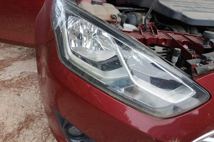 Used Ford Escort 2017 1.5L Automatic Comfort Model Right Front Headlight