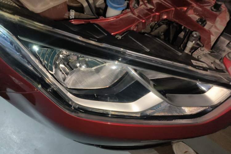Used Ford Escort 2017 Happiness Edition 1.5L Automatic Fashion Version Right Front Headlight