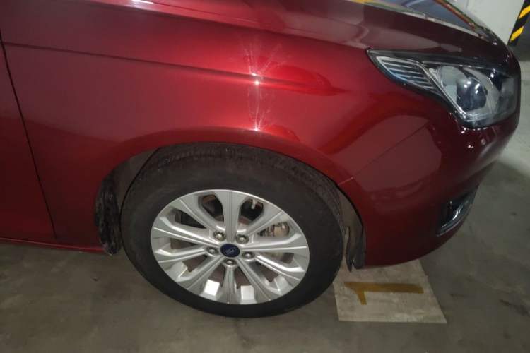 Used Ford Escort 2017 Happiness Edition 1.5L Automatic Fashion Version Right Front Wheel Hub
