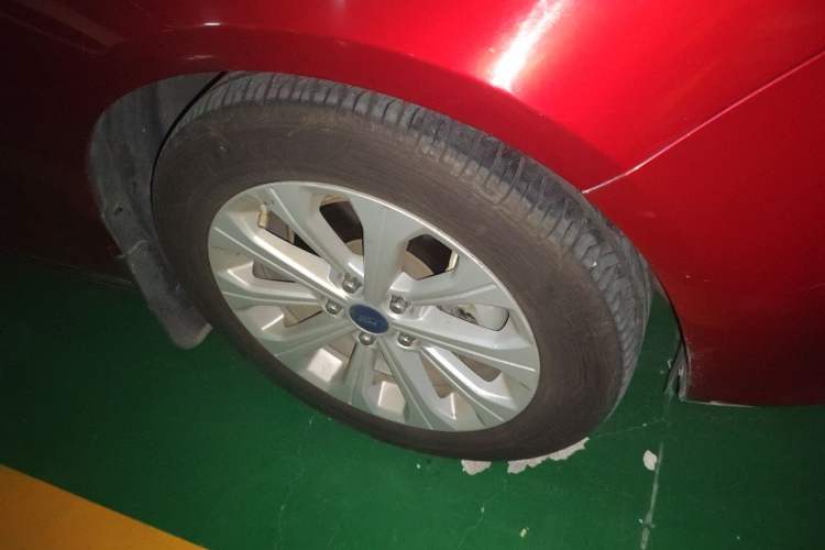 Used Ford Escort 2017 Happiness Edition 1.5L Automatic Fashion Version Right Front Wheel Hub