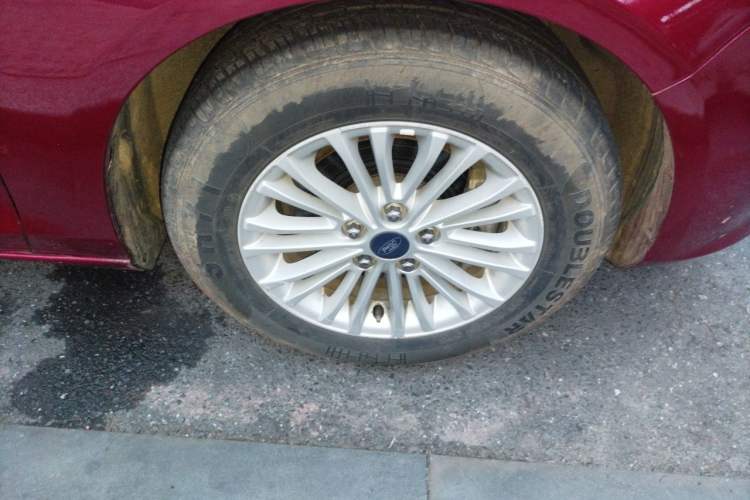 Used Ford Escort 2017 1.5L Automatic Comfort Model Right Front Wheel Hub