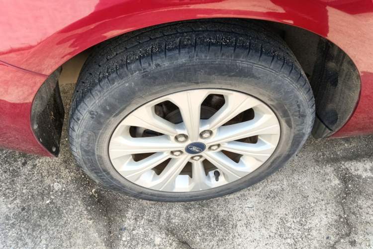 Used Ford Escort 2017 Happiness Edition 1.5L Automatic Fashion Version Right Rear Wheel Hub