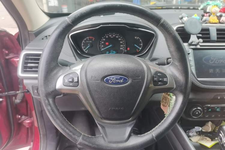 Used Ford Escort 2017 Happiness Edition 1.5L Automatic Fashion Version Steering Wheel