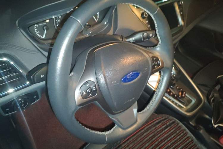 Used Ford Escort 2017 Happiness Edition 1.5L Automatic Fashion Version Steering Wheel