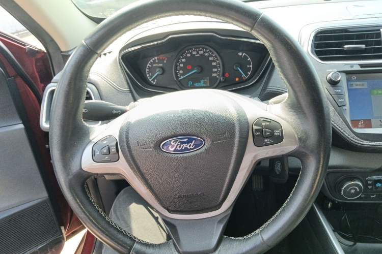 Used Ford Escort 2017 Happiness Edition 1.5L Automatic Fashion Version Steering Wheel