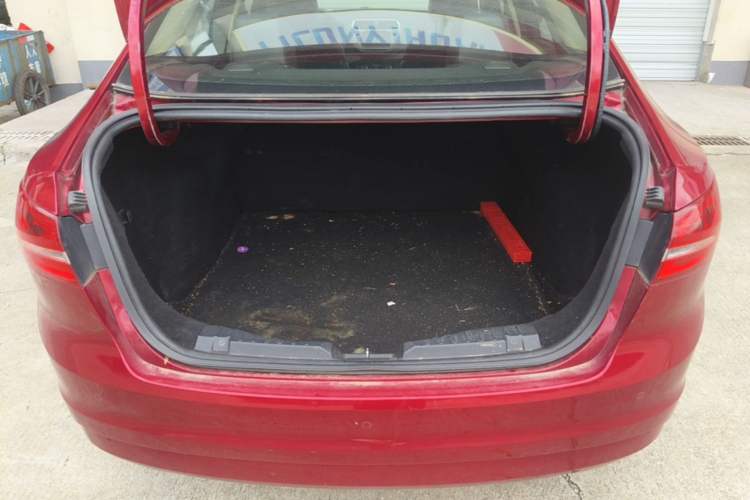 Used Ford Escort 2017 Happiness Edition 1.5L Automatic Fashion Version Trunk