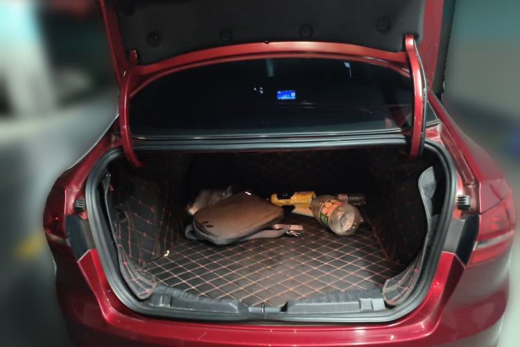 Used Ford Escort 2017 Happiness Edition 1.5L Automatic Fashion Version Trunk