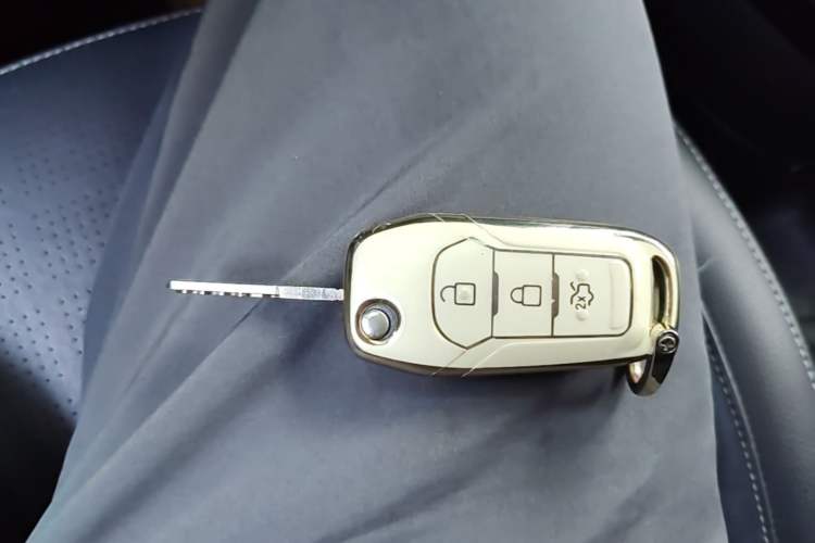Used Ford Escort 2017 Happiness Edition 1.5L Automatic Fashion Version Vehicle Key