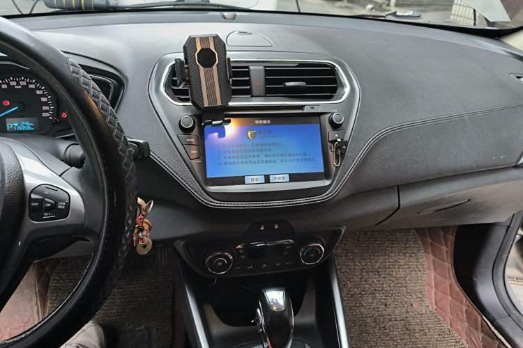 Used Ford Escort 2017 Happiness Edition 1.5L Automatic Fashion Version Audio And AC Panel