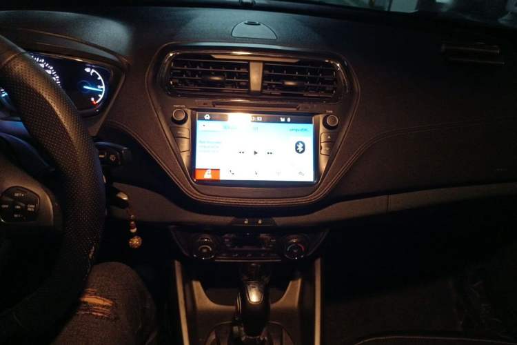Used Ford Escort 2017 Happiness Edition 1.5L Automatic Fashion Version Audio And AC Panel