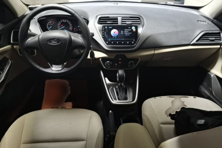 Used Ford Escort 2017 1.5L Automatic Comfort Model Center Console