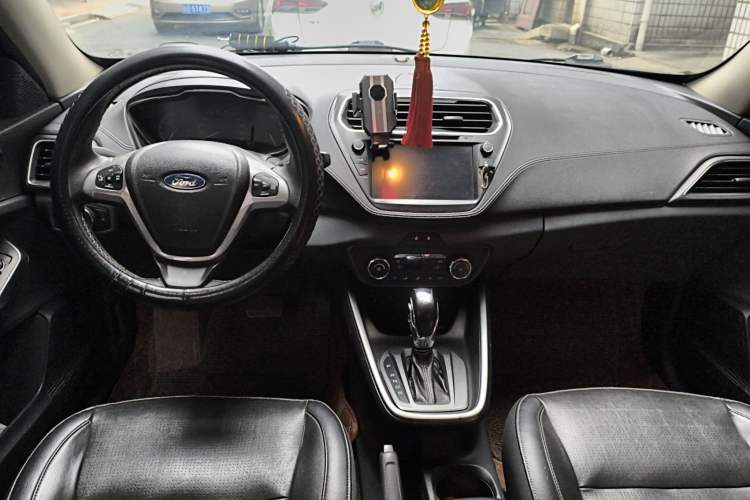 Used Ford Escort 2017 Happiness Edition 1.5L Automatic Fashion Version Center Console