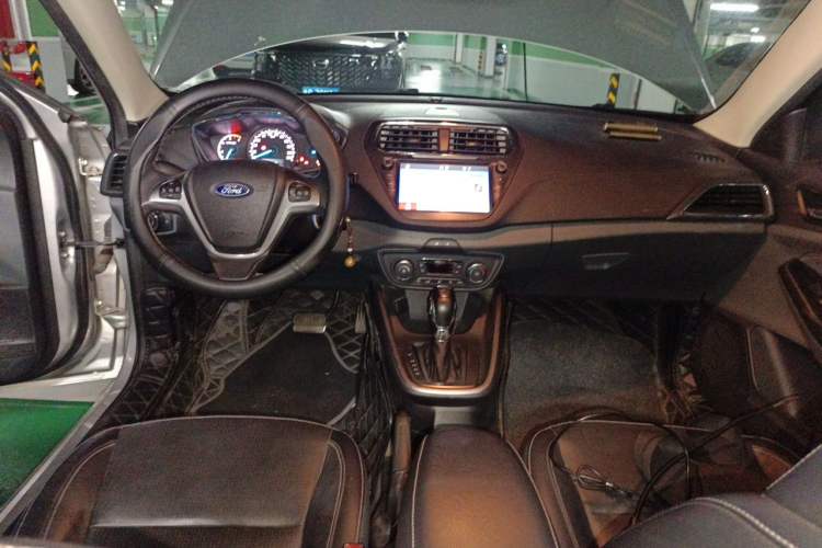 Used Ford Escort 2017 Happiness Edition 1.5L Automatic Fashion Version Center Console