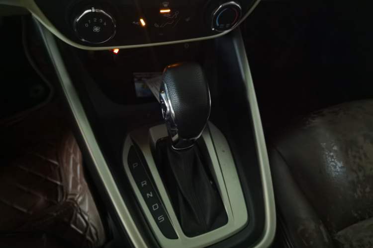 Used Ford Escort 2017 Revised Version 1.5L Automatic Comfort Edition Gear Lever