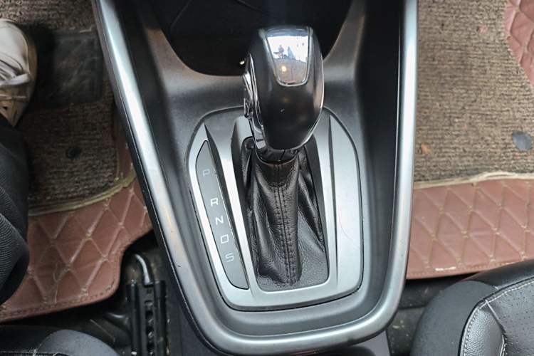 Used Ford Escort 2017 Happiness Edition 1.5L Automatic Fashion Version Gear Lever