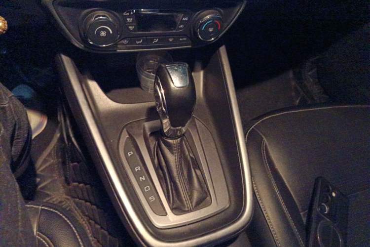 Used Ford Escort 2017 Happiness Edition 1.5L Automatic Fashion Version Gear Lever