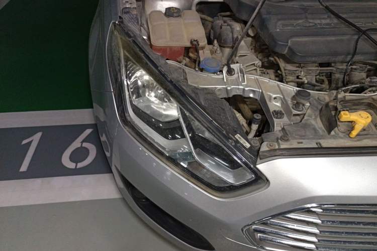 Used Ford Escort 2017 Happiness Edition 1.5L Automatic Fashion Version Right Front Headlight