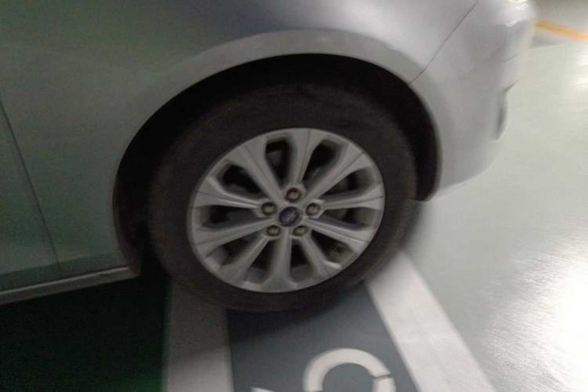 Used Ford Escort 2017 Happiness Edition 1.5L Automatic Fashion Version Right Front Wheel Hub