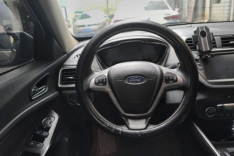 Used Ford Escort 2017 Happiness Edition 1.5L Automatic Fashion Version Steering Wheel