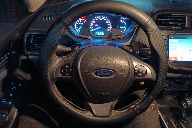 Used Ford Escort 2017 Happiness Edition 1.5L Automatic Fashion Version Steering Wheel