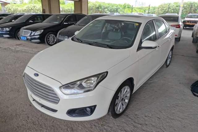 Ojetý Ford Escort 2017 Happiness Edition 1.5L Automatic Fashion Version