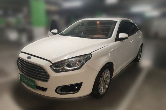 Ojetý Ford Escort 2017 Happiness Edition 1.5L Automatic Fashion Version