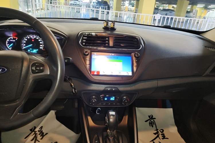 Used Ford Escort 2017 Happiness Edition 1.5L Automatic Fashion Version Audio And AC Panel