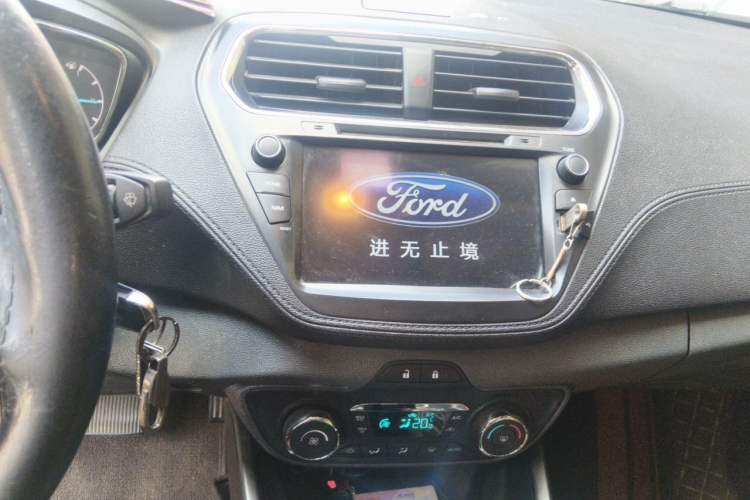 Used Ford Escort 2017 Happiness Edition 1.5L Automatic Fashion Version Audio And AC Panel