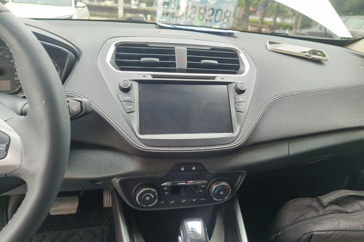 Used Ford Escort 2017 Happiness Edition 1.5L Automatic Fashion Version Audio And AC Panel