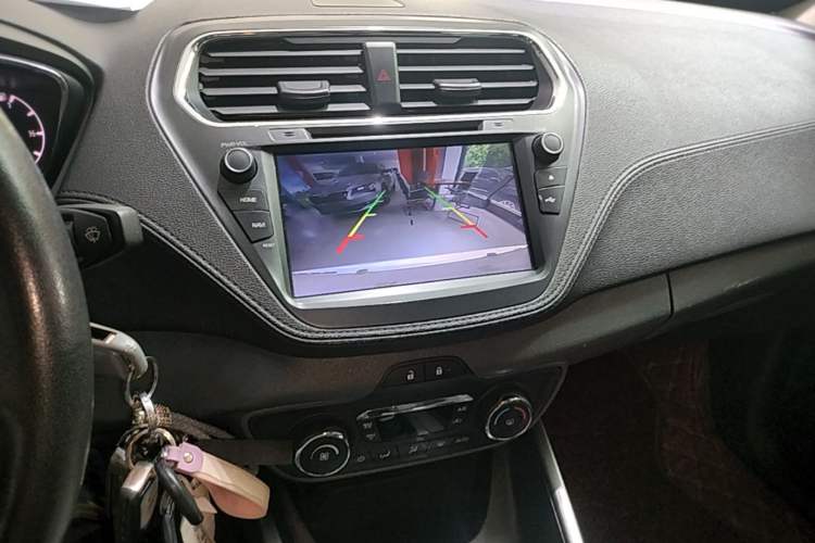 Used Ford Escort 2017 Happiness Edition 1.5L Automatic Fashion Version Audio And AC Panel