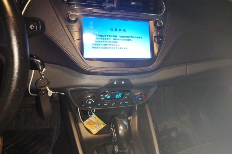 Used Ford Escort 2017 Happiness Edition 1.5L Automatic Fashion Version Audio And AC Panel