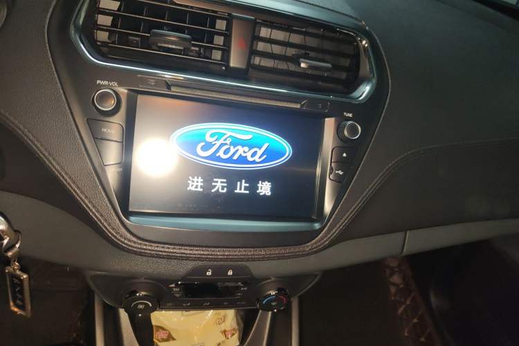 Used Ford Escort 2017 Happiness Edition 1.5L Automatic Fashion Version Audio And AC Panel