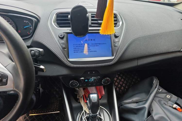 Used Ford Escort 2017 Happiness Edition 1.5L Automatic Fashion Version Audio And AC Panel