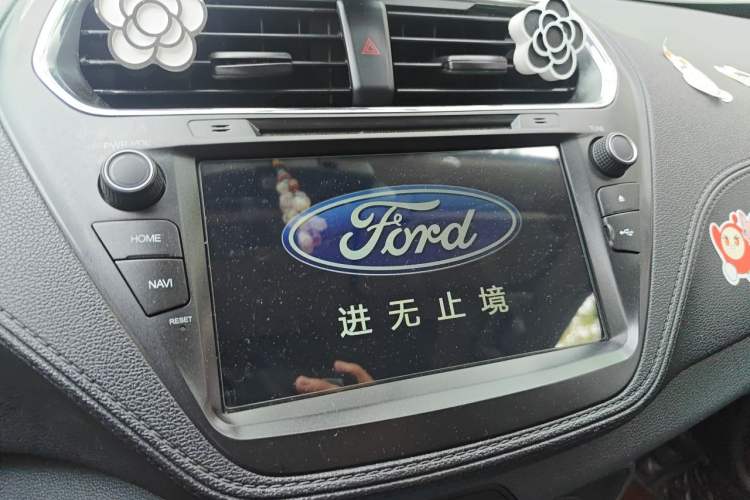 Used Ford Escort 2017 Happiness Edition 1.5L Automatic Fashion Version Audio And AC Panel