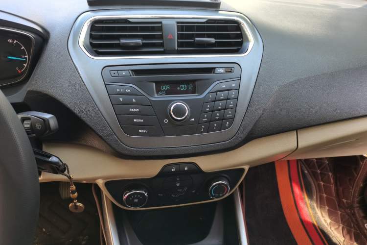 Used Ford Escort 2017 1.5L Manual Comfort Model Audio And AC Panel