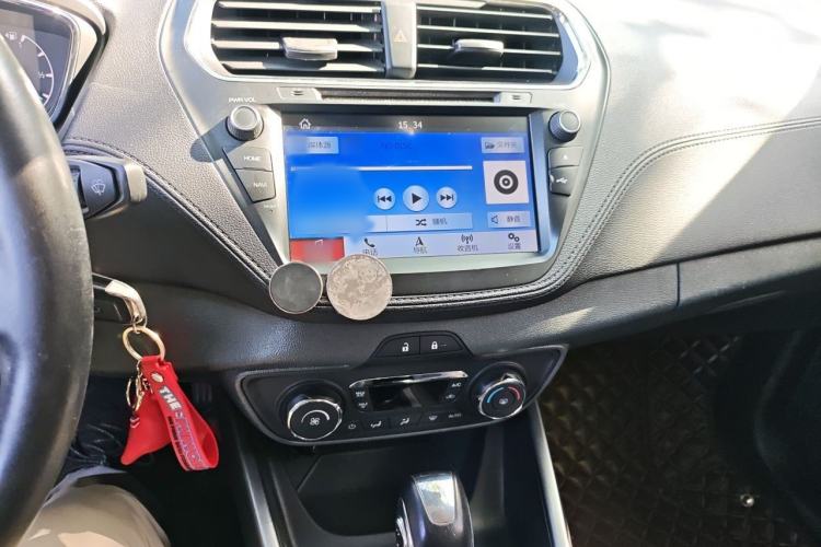 Used Ford Escort 2017 Happiness Edition 1.5L Automatic Fashion Version Audio And AC Panel