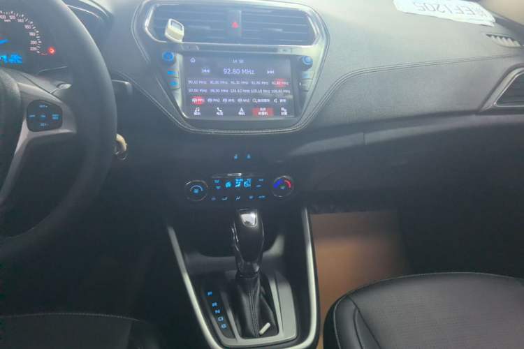Used Ford Escort 2017 Happiness Edition 1.5L Automatic Fashion Version Audio And AC Panel