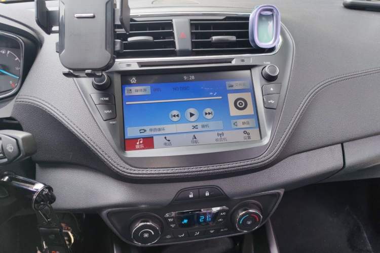Used Ford Escort 2017 Happiness Edition 1.5L Automatic Fashion Version Audio And AC Panel